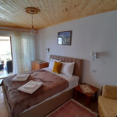 Guest House Ejona Gjirokastër Екстериор снимка