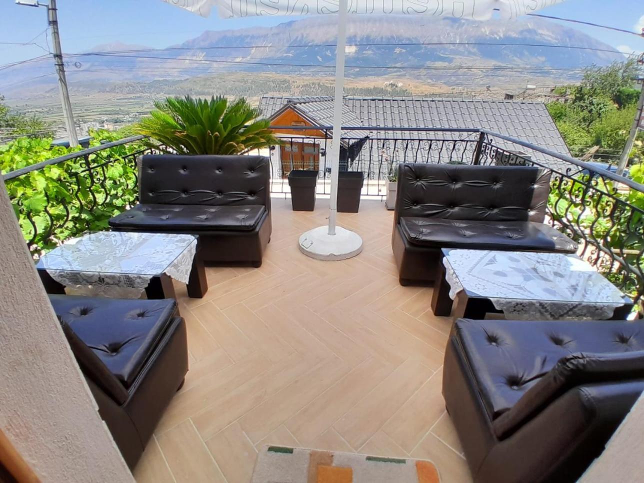 Guest House Ejona Gjirokastër Екстериор снимка