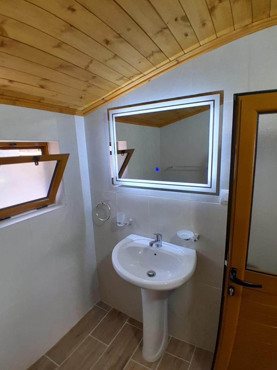 Guest House Ejona Gjirokastër Екстериор снимка