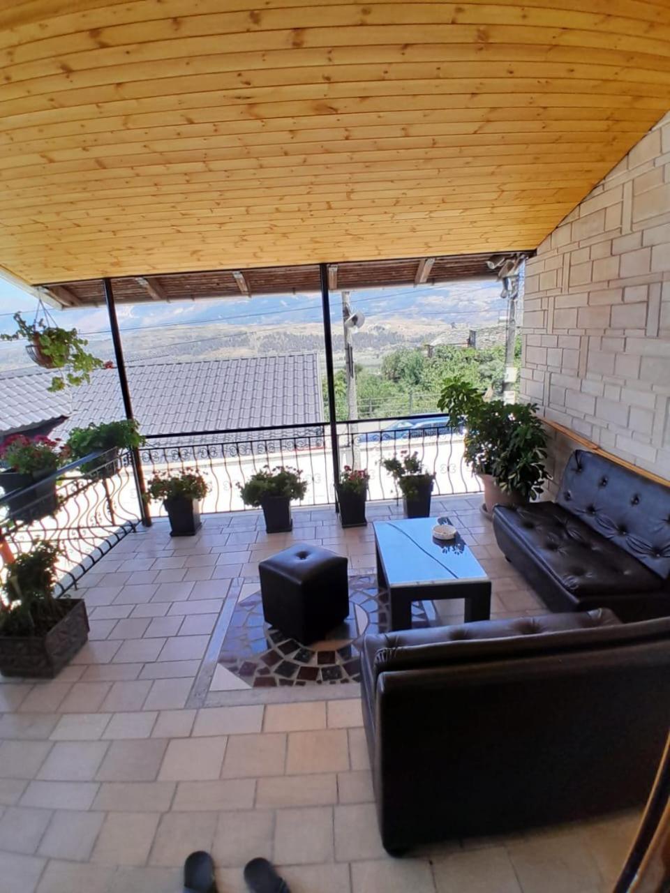 Guest House Ejona Gjirokastër Екстериор снимка