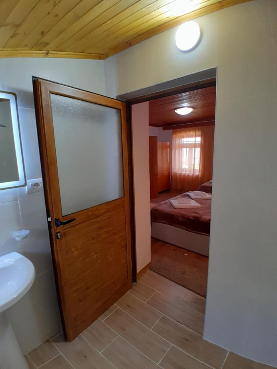 Guest House Ejona Gjirokastër Екстериор снимка