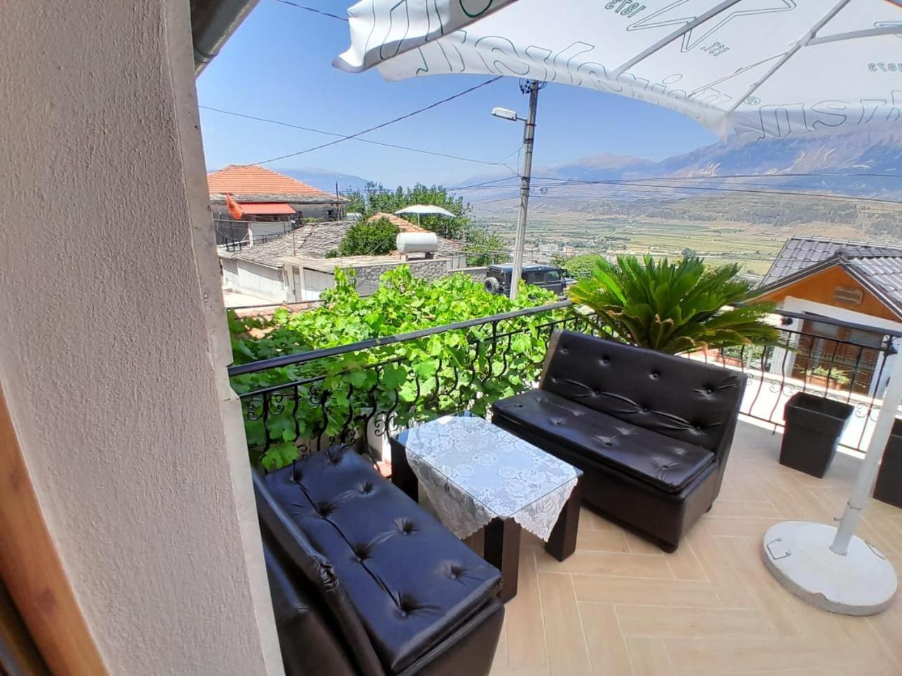 Guest House Ejona Gjirokastër Екстериор снимка
