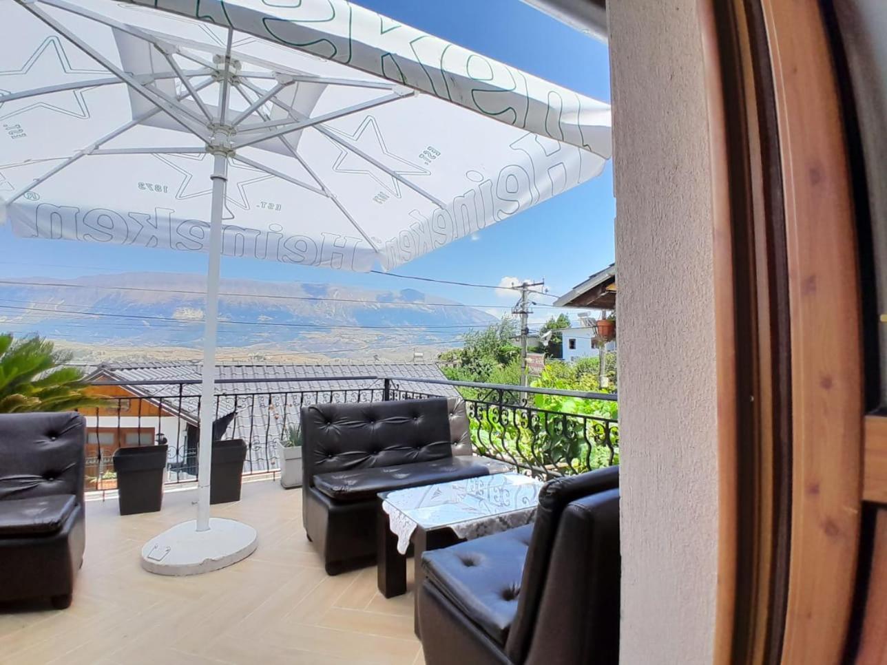 Guest House Ejona Gjirokastër Екстериор снимка