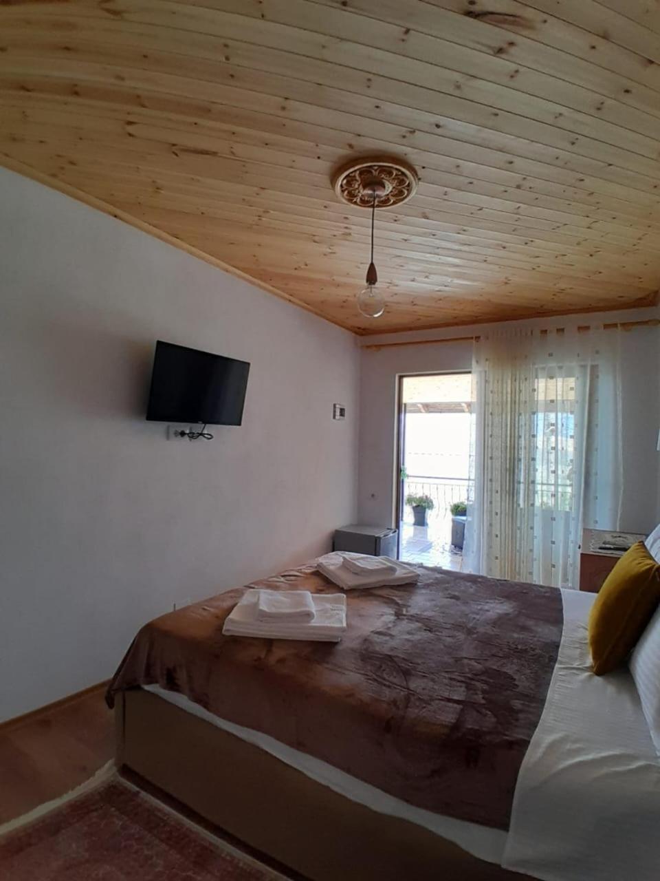 Guest House Ejona Gjirokastër Екстериор снимка