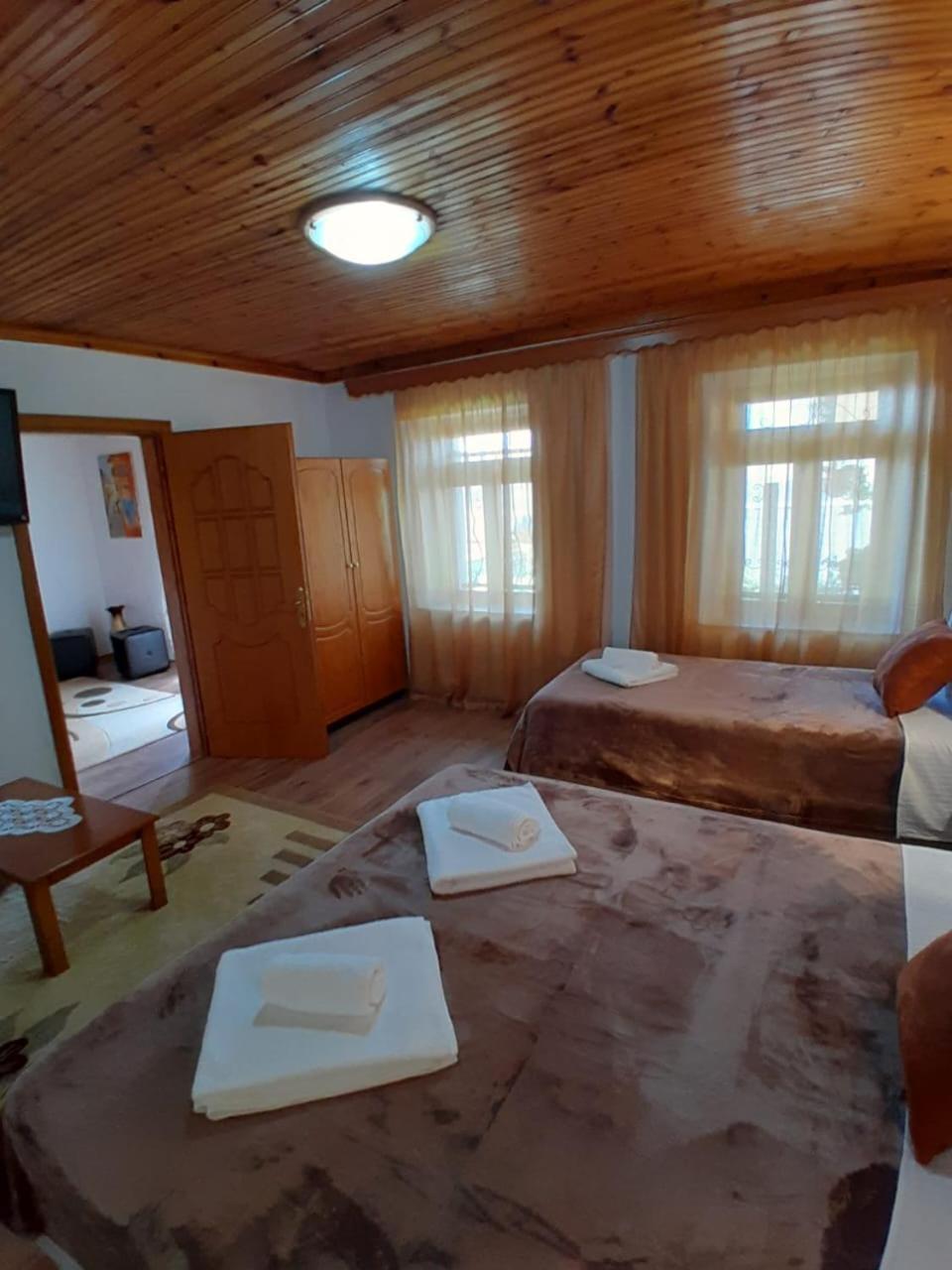 Guest House Ejona Gjirokastër Екстериор снимка