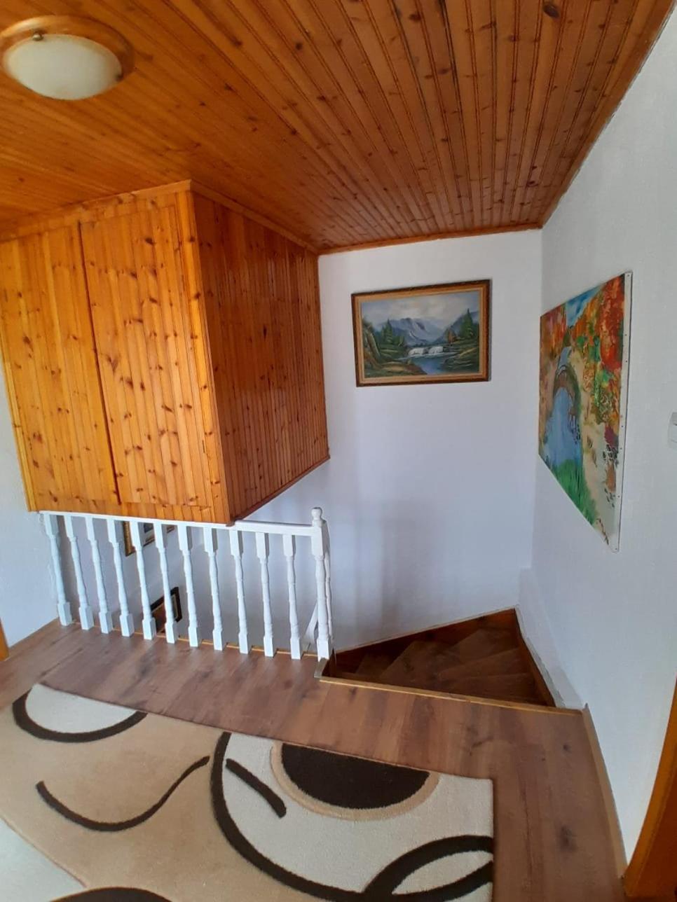 Guest House Ejona Gjirokastër Екстериор снимка